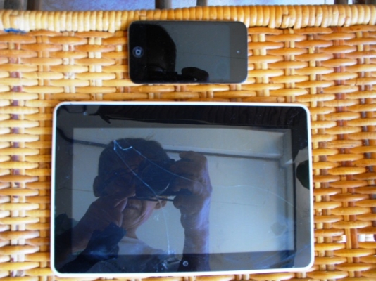 เหมาเอาไปครับทั้งคู่  I pod -I mobileสภาพใช้งานได้