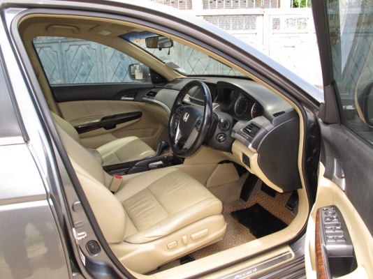 ACCORD 2.4 NAVI ปี 2008 ติด LPG ถังโดนัท อย่างดี ACCORD 2.4 NAVI ปี 2008 ติด LPG ถังโดนัท อย่างดี