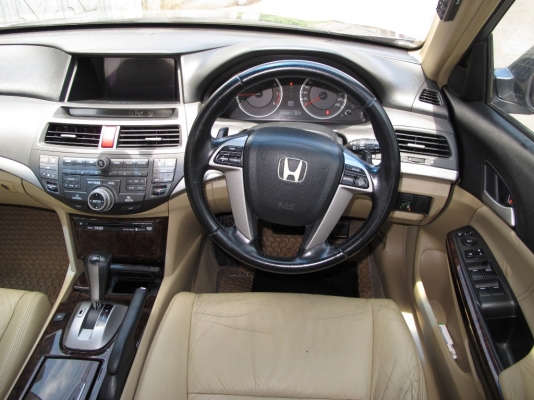 ACCORD 2.4 NAVI ปี 2008 ติด LPG ถังโดนัท อย่างดี