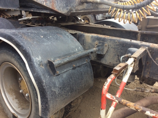 สิบล้อหัวลากISUZU เครื่องEK100เกียร์อินตั้นเครื่องฟิตใหม่(เฉพาะหัว)