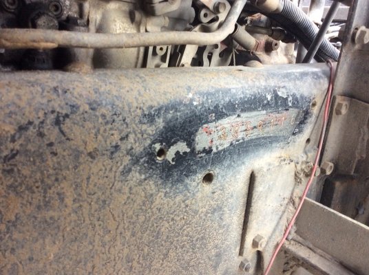 สิบล้อหัวลากISUZU เครื่องEK100เกียร์อินตั้นเครื่องฟิตใหม่(เฉพาะหัว)