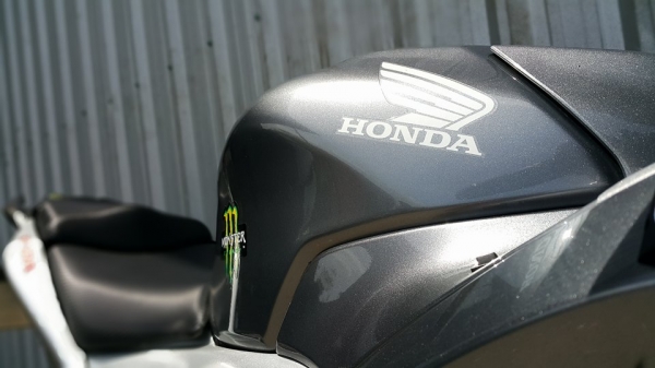 CBR250 ABS 2011 วิ่งน้อย สภาพสวยพร้อมใช้ ต่อรองราคาได้ครับ CBR250 ABS 2011 วิ่งน้อย สภาพสวยพร้อมใช้ ต่อรองราคาได้ครับ