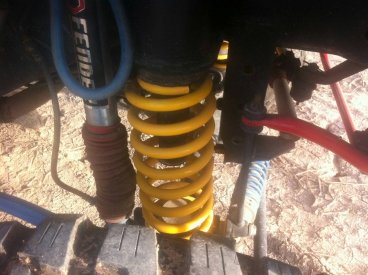 รถยนต์ ยี่ห้อ JEEP 6 สูบ ใช้ได้ทั้งแก๊สและเบนซิน