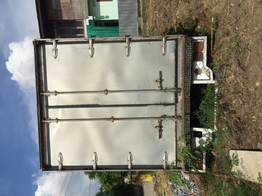 ขายถูกตู้คอนเทนเนอร์พร้อมใช้งานเป็นอะลูมิเนียมขนาดใหญ่ประมาณ 6-7 เมตรซื้