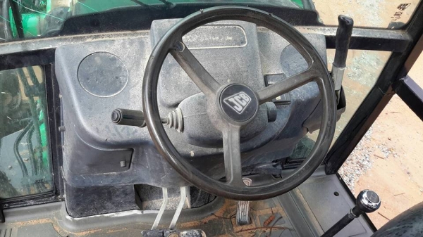 ขาย JCB รุ่น 3c เก่านอก ราคา 700000 บาท ต่อรองได้ สนใจติดต่อ 0982617875 , 0827156698