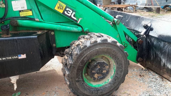 ขาย JCB รุ่น 3c เก่านอก ราคา 700000 บาท ต่อรองได้ สนใจติดต่อ 0982617875 , 0827156698