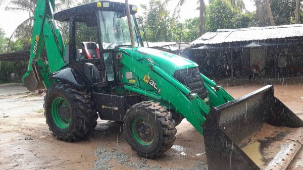 ขาย JCB รุ่น 3c เก่านอก ราคา 700000 บาท ต่อรองได้ สนใจติดต่อ 0982617875 , 0827156698