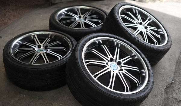 ล้อ W Work 19 พร้อมยาง 12,800.- ล้อ W Work 19 พร้อมยาง 12,800.-