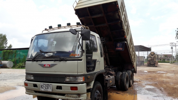 ขาย 3m  2คัน 2k  1คัน  ราคาไม่แรง สภาพพร้อมใช้งาน ภายในดีครบหมด ยาง 70\%