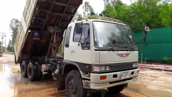 ขาย 3m  2คัน 2k  1คัน  ราคาไม่แรง สภาพพร้อมใช้งาน ภายในดีครบหมด ยาง 70\%