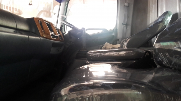 ขาย หัวลากhino mega 320 ปี51  มีทั้งหัว หาง  ราคาไม่แรง  ต่อลองได้ ครับ ไฟแนนซ์มีให้ รถสวย ยางเต็มหมดพร้อมใช้งาน