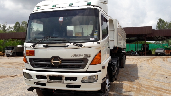 ขาย หัวลากhino mega 320 ปี51  มีทั้งหัว หาง  ราคาไม่แรง  ต่อลองได้ ครับ ไฟแนนซ์มีให้ รถสวย ยางเต็มหมดพร้อมใช้งาน