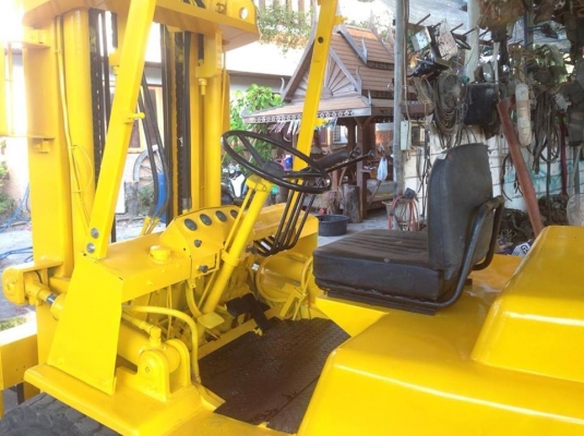 ขายรถโฟ็คลิทโคมัสสุ3.5ตัน งาสไลด์ สภาพสวยพร้อมใช้งานครับ ขาย 185000 บาท โทร 0924541395 พรสักสิทธิ์