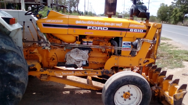 ขายรถไถฟอรด็2คัน6610  4*4คานหน้าคาลาโล่เกียกางแท้ขาย450000  คัน6600ที3มีเล่มพร้อมราคา330000รถ10ล้อเพลาเดียวเครื่องร็อคกี้ขาย195000