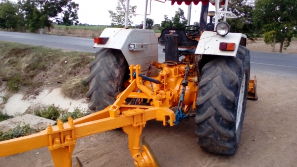 ขายรถไถฟอรด็2คัน6610  4*4คานหน้าคาลาโล่เกียกางแท้ขาย450000  คัน6600ที3มีเล่มพร้อมราคา330000รถ10ล้อเพลาเดียวเครื่องร็อคกี้ขาย195000