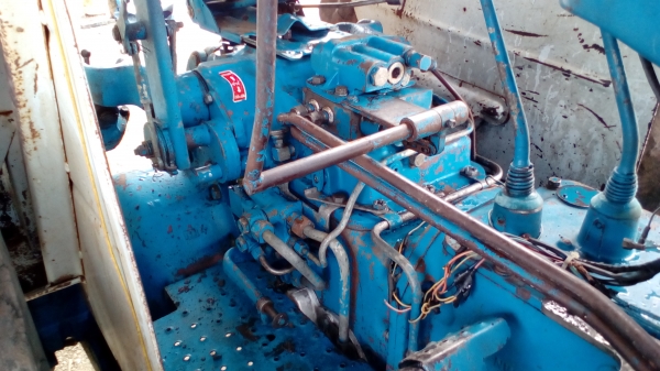 ขายรถไถฟอรด็2คัน6610  4*4คานหน้าคาลาโล่เกียกางแท้ขาย450000  คัน6600ที3มีเล่มพร้อมราคา330000รถ10ล้อเพลาเดียวเครื่องร็อคกี้ขาย195000