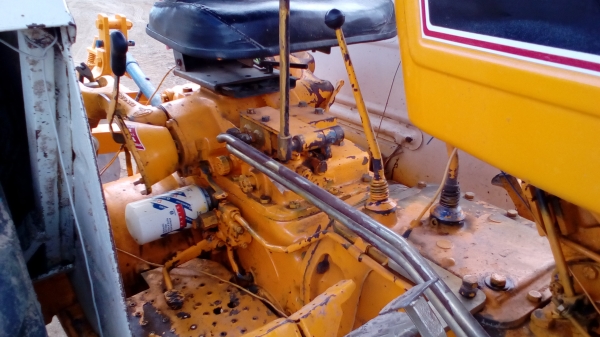 ขายรถไถฟอรด็2คัน6610  4*4คานหน้าคาลาโล่เกียกางแท้ขาย450000  คัน6600ที3มีเล่มพร้อมราคา330000รถ10ล้อเพลาเดียวเครื่องร็อคกี้ขาย195000