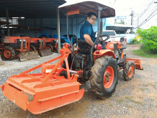 ขายรถไถ KUBOTA KRT140 พร้อมอุปกรณ์ ดันหน้า แะตัวตัดหญ้าใหม่ ราคา 120,000 DC Tractor Rayong  0818618678,0899347475