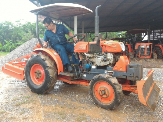 ขายรถไถ KUBOTA KRT140 พร้อมอุปกรณ์ ดันหน้า แะตัวตัดหญ้าใหม่ ราคา 120,000 DC Tractor Rayong  0818618678,0899347475