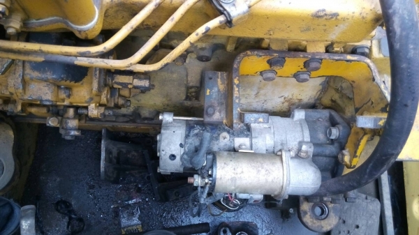 ขายเครื่องรถแมคโค PC-200-5  6-D 95-L และเครื่องPC-120-5  4-D 95 สภาพสวยรับประกันเสื้อสูบไม่มีรอยเย็บ