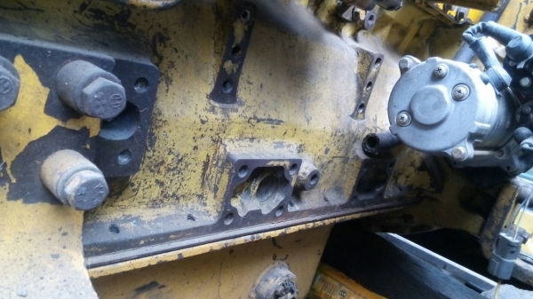 ขายเครื่องรถแมคโค PC-200-5  6-D 95-L และเครื่องPC-120-5  4-D 95 สภาพสวยรับประกันเสื้อสูบไม่มีรอยเย็บ