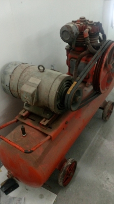 ปั๊มลม fuji 220. ลิตร. 5 hp