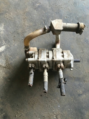 ขายปั๊มไฮดลิกดิ์ 3ตอนใส่รถแมคโค PC-30-6 PC-40-6 เฟือง 11ฟัน ของเก่านอกสินค้ารับประกัน