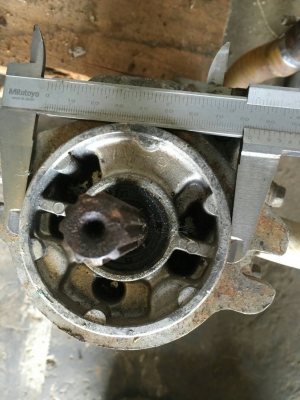 ขายปั๊มไฮดลิกดิ์ 3ตอนใส่รถแมคโค PC-30-6 PC-40-6 เฟือง 11ฟัน ของเก่านอกสินค้ารับประกัน