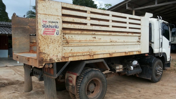 รถอีซูซุ 6 ล้อดั้ม FTR  240 แรงม้า. ปี 54. ( รถวิ่ง 26x,xxx กม. )     สนใจติดต่อ  081 - 6079515