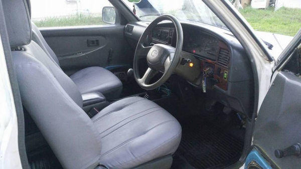 รถบ้านแท้ โตโยต้าไมตี้เอ็กแค๊ป เครื่อง 2.5 CC ปี 39 โฉมโปร่งท้ายแท้ เครื่องดีมาก