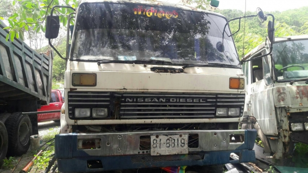รถบรรทุก 10 ล้อ ดั๊ม,Nissan Diesel UD 31