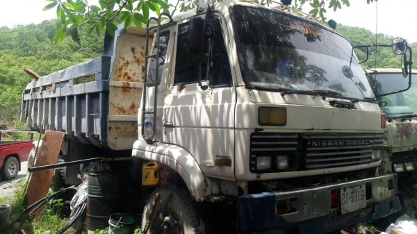 รถบรรทุก 10 ล้อ ดั๊ม,Nissan Diesel UD 31