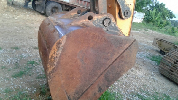 ขายด่วนรถแบคโฮHYUNDAI.220..95..รถทำงานได้4พ้นกั่วชั่วโมง