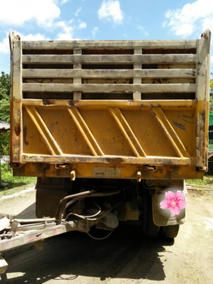 ขายรถบรรทุก 10 ล้อดัมพ์ ISUZU FVZ 300 แรงม้าปี 2555 มีระบบลากพ่วง ราคา 1700000