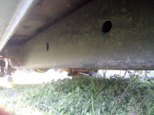 แชสซี Nissan Big-M ช่วงยาว  จอโค้ง  พร้อมช่วงล่าง