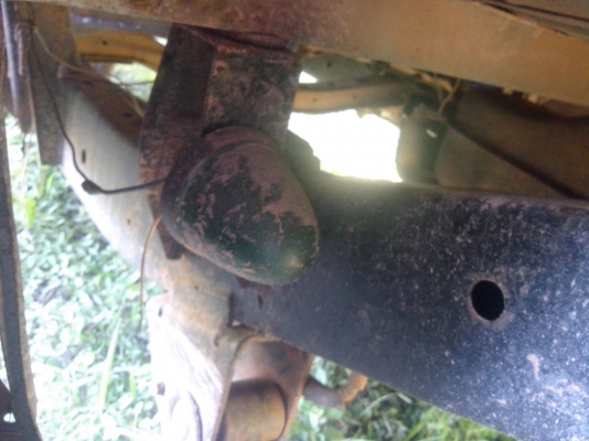 แชสซี Nissan Big-M ช่วงยาว  จอโค้ง  พร้อมช่วงล่าง