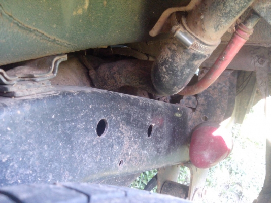 แชสซี Nissan Big-M ช่วงยาว  จอโค้ง  พร้อมช่วงล่าง