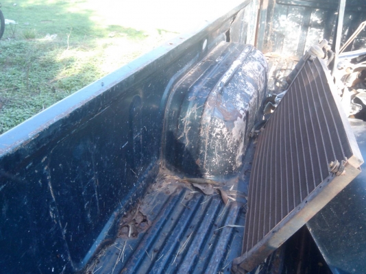 ลูกกระบะ Nissan Big-M ช่วงยาว บังโคลนโป่ง อยู่อุบลฯ