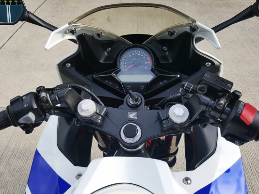 ขาย Honda CBR 300 ปี2014 ไมล์ 4,xxx สภาพเดิมๆสวยๆ
