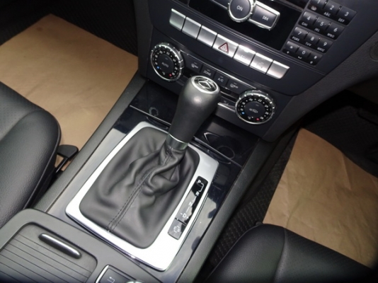 Benz C200 CGI BlueEFFICIENCY W204 1.8 ปี 2013