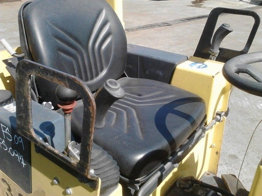 รถบด BOMAG รุ่น BW 100 ADM -2 รถบดเอวอ่อน ขนาด 2 ตัน รถบด BOMAG รุ่น BW 100 ADM -2 รถบดเอวอ่อน ขนาด 2 ตัน