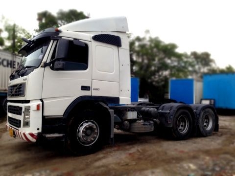 รถ Volvo หัวลาก 10 ล้อ