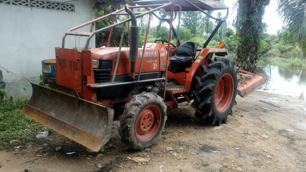 รถไถ KUBOTA  L4508. ( รถทำงาน 2,xxx ชม. )    สนใจติดต่อ  081 - 6079515