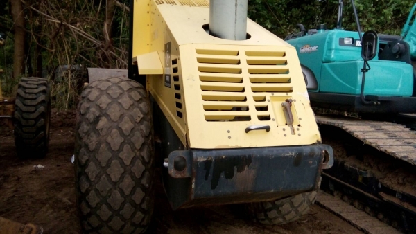 ขาย รถบด BOPPARD BW 211  , ( * รถทำงาน 4,xx ชม. )  สนใจติดต่อ  081 - 6079515