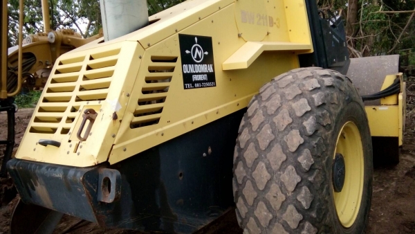 ขาย รถบด BOPPARD BW 211  , ( * รถทำงาน 4,xx ชม. )  สนใจติดต่อ  081 - 6079515