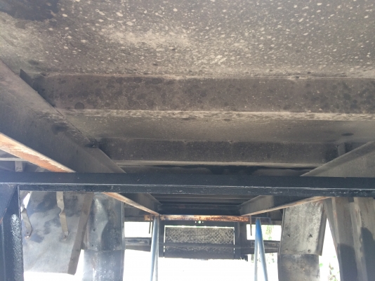 ขายตู้4ล้อ ประตู 3บาน ยาว3เมตร สูง1.84เมตร กว้าง1.67เมตร คัชซีกว้าง80เซนติเมตร