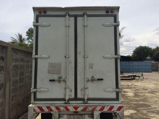 ขายตู้4ล้อ ประตู 3บาน ยาว3เมตร สูง1.84เมตร กว้าง1.67เมตร คัชซีกว้าง80เซนติเมตร