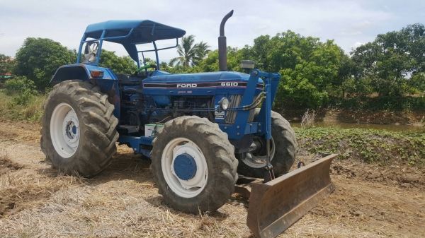 ขายรถไถ  FORD6610 2เพลา คานหน้าคาลาโล่ เครื่องเกียร์ปกติ ปั๊มปกติ อุปกปรณ์.ใบดันหน้า หาง7 มีเล่มทะเบียนครบ ราคา. 480,000 บาท ต่อรองได้ โทร.080-108-5007 บอล