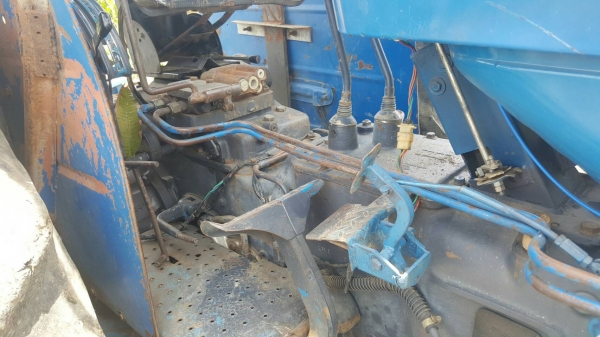 ขายรถไถ  FORD6610 2เพลา คานหน้าคาลาโล่ เครื่องเกียร์ปกติ ปั๊มปกติ อุปกปรณ์.ใบดันหน้า หาง7 มีเล่มทะเบียนครบ ราคา. 480,000 บาท ต่อรองได้ โทร.080-108-5007 บอล