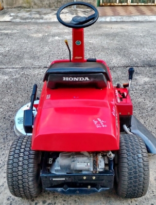 ขายรถตัดหญ้านั้งขับ Honda